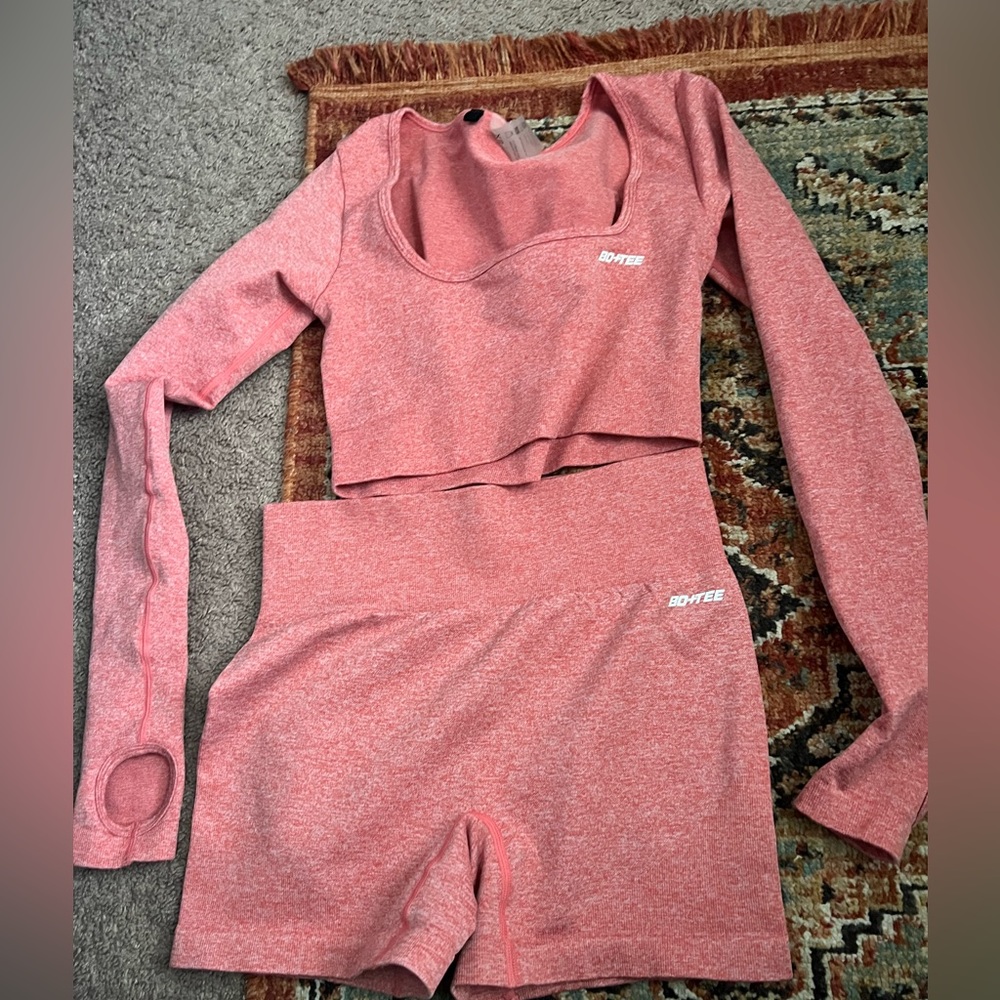 Bo and tee workout set